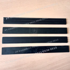 Karet Tarik Screen A T=3 x 27mm Mat NBR Hard. 70