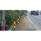 Patok Pipa Pembatas keamanan jalan raya tiang delineator besi Stick Cone 1