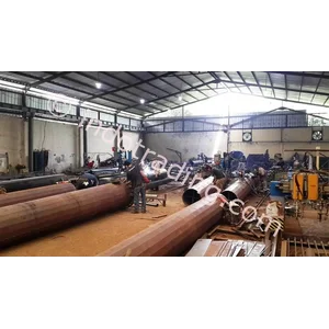 Tiang Lampu Sorot Metal Halide dan LED Hot Dip Galvanized