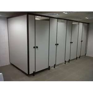 Dinding Partisi Toliet