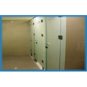 Dinding Partisi Toilet