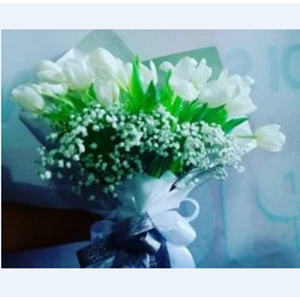 Bunga Hand Bouquet Pernikahan Putih
