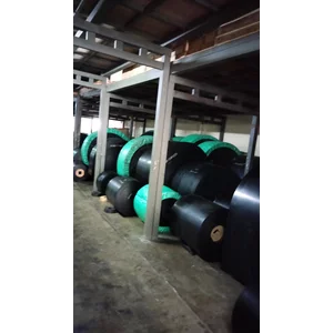 sabuk conveyor mengangkut batu bara
