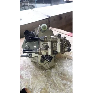 Supplay Pump Kobelco SK 200 8 Komatsu PC 20