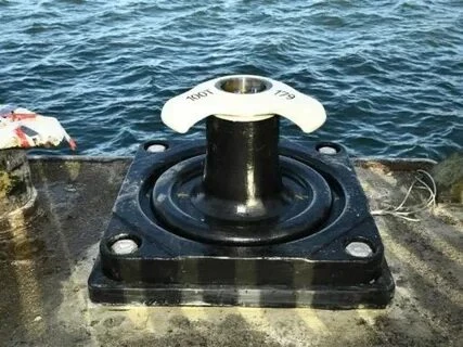 ??Bollard dermaga