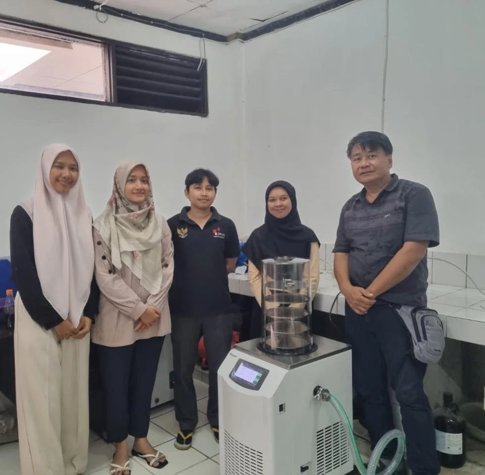 Pemasangan Vacuum Freeze Dryer Universitas Andalas Padang - foto 1