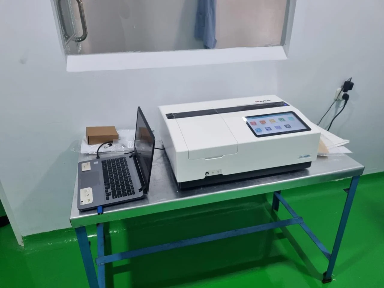 Pemasangan Kebutuhan Alat Laboratorium PT FAST Herbal - foto 3