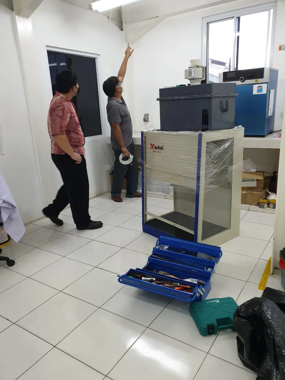 Pemasangan Ductless Fumehood PT Indolumas Grease CHAMPOIL - foto 3