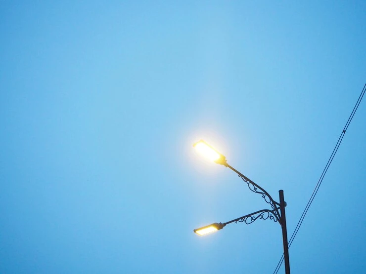 Lampu Jalan Tenaga Surya yang Ramah Lingkungan dan Efisien